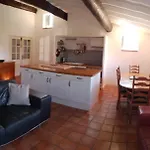 3 Bedroom Modern In Historic Building Overlooking River Herault アパート アグド