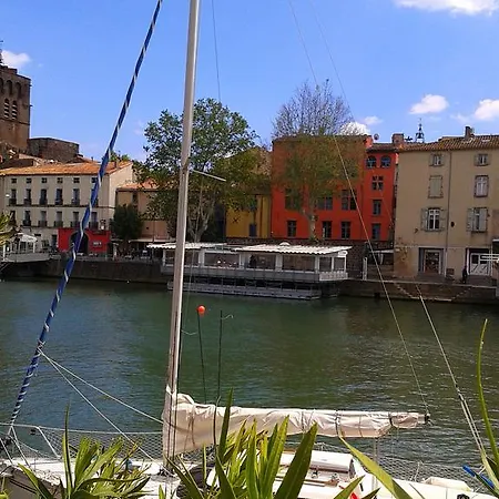 Lägenhet 3 Bedroom Modern In Historic Building Overlooking River Herault Agde