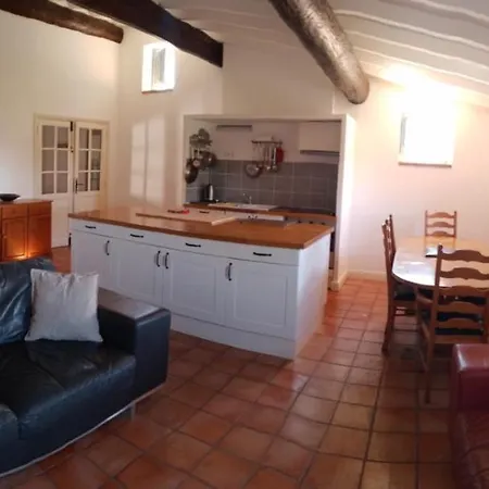 3 Bedroom Modern In Historic Building Overlooking River Herault Lejlighed Agde