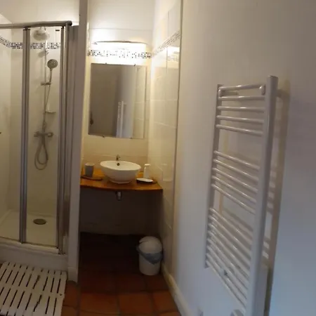 3 Bedroom Modern In Historic Building Overlooking River Herault