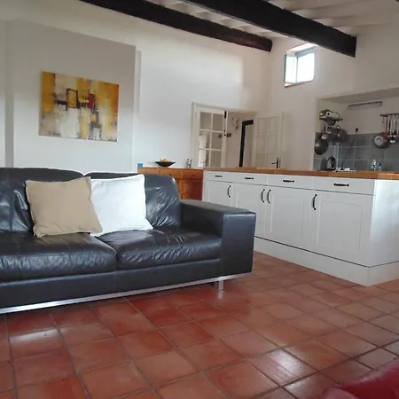 3 Bedroom Modern In Historic Building Overlooking River Herault Lägenhet *