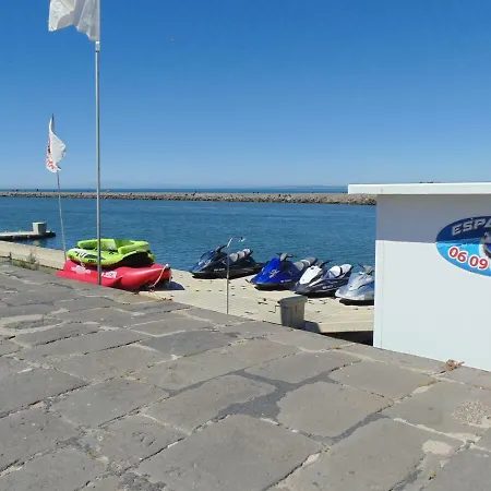 3 Bedroom Modern In Historic Building Overlooking River Herault Lejlighed *