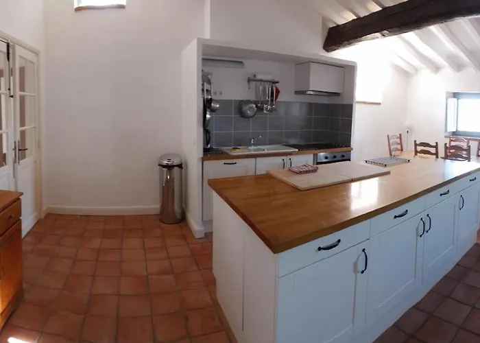 アパート 3 Bedroom Modern In Historic Building Overlooking River Herault