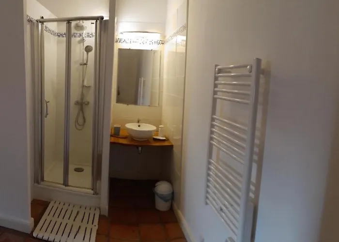 3 Bedroom Modern In Historic Building Overlooking River Herault