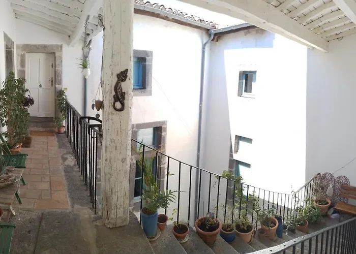 3 Bedroom Modern In Historic Building Overlooking River Herault アパート アグド