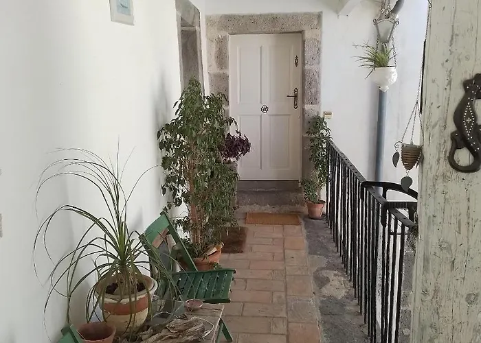 3 Bedroom Modern In Historic Building Overlooking River Herault アグド