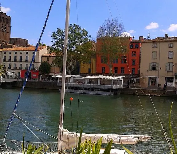 アパート 3 Bedroom Modern In Historic Building Overlooking River Herault アグド