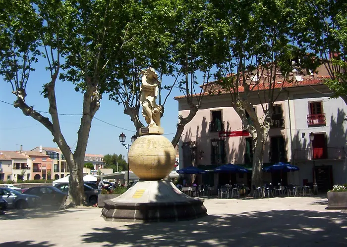 3 Bedroom Modern In Historic Building Overlooking River Herault