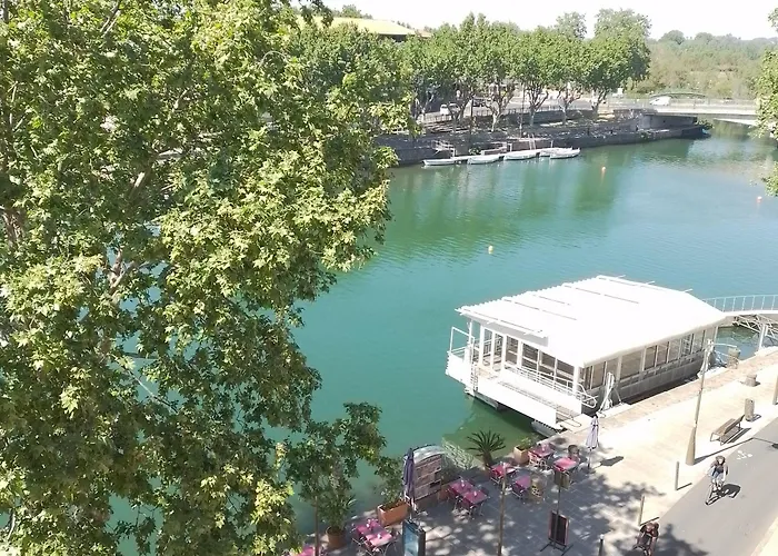 3 Bedroom Modern In Historic Building Overlooking River Herault