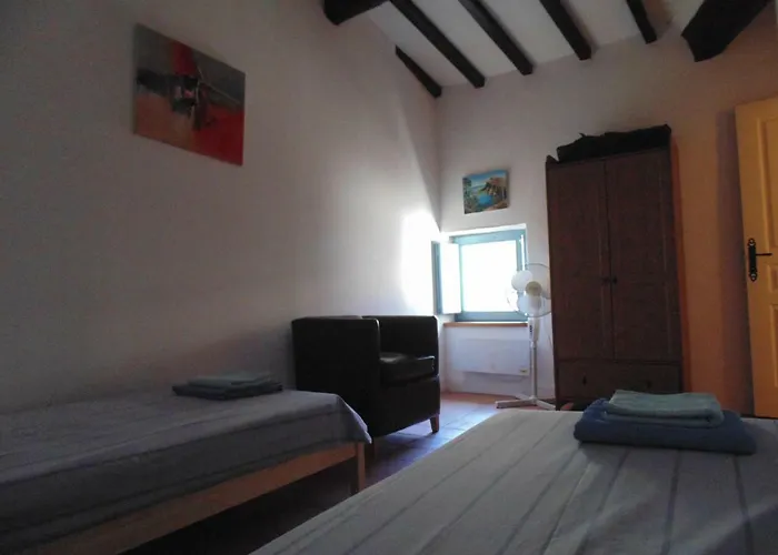 Appartement 3 Bedroom Modern In Historic Building Overlooking River Herault Agde