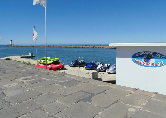 3 Bedroom Modern In Historic Building Overlooking River Herault Appartement *