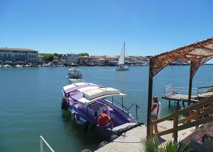 Appartement 3 Bedroom Modern In Historic Building Overlooking River Herault