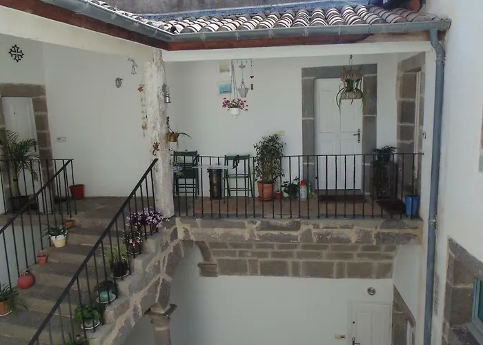 アパート 3 Bedroom Modern In Historic Building Overlooking River Herault