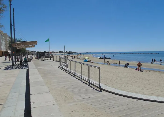 3 Bedroom Modern In Historic Building Overlooking River Herault アパート *